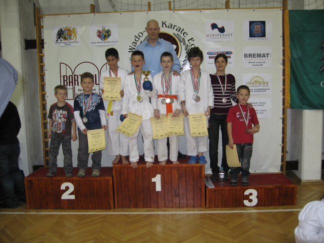 Csoportk�p a verseny v�g�n