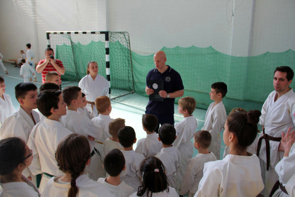 Eligaz�t�s a verseny elej�n