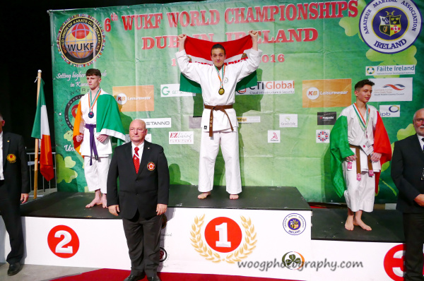 Woog Arnold - kata Vil�gbajnok