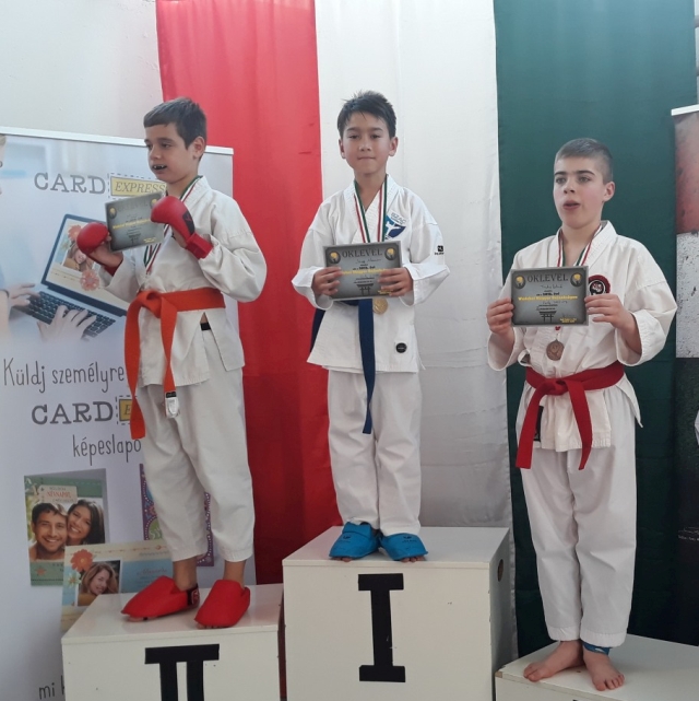 Nagy Alexandru a dobog� tetej�n