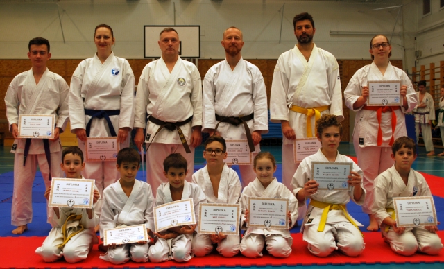 Sikeres vizsg�z�k egy csoportja