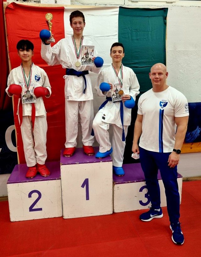 Sz�kely Torony Advent Kupa - SZAC KSE versenyz�i letarolt�k kumite Open kateg�ri�t