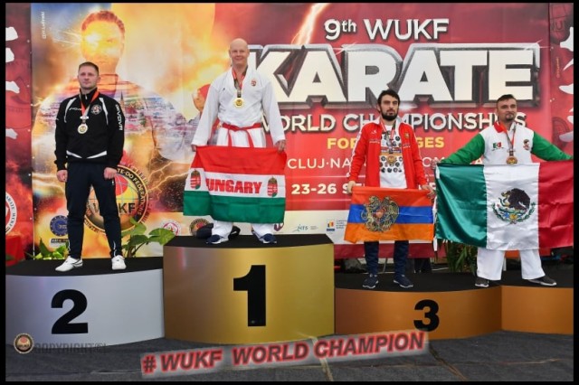 P�nzes Tam�s ism�t kata �s kumite vil�gbajnok!